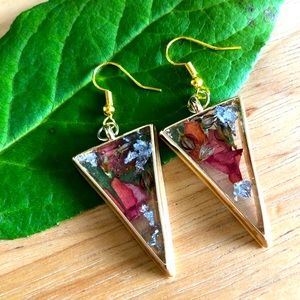 Real rose flower earring resin.